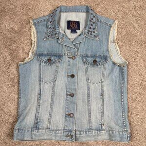 Rock & Republic Vest Womens L Blue Denim Studded Collar Biker Punk Edgy Metal